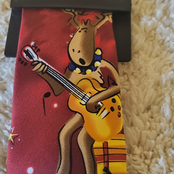 J Garcia Holiday Tie - Picture 4 of 4